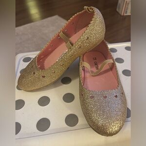 Girl’s Carter’s Gold sparkly flats size 12